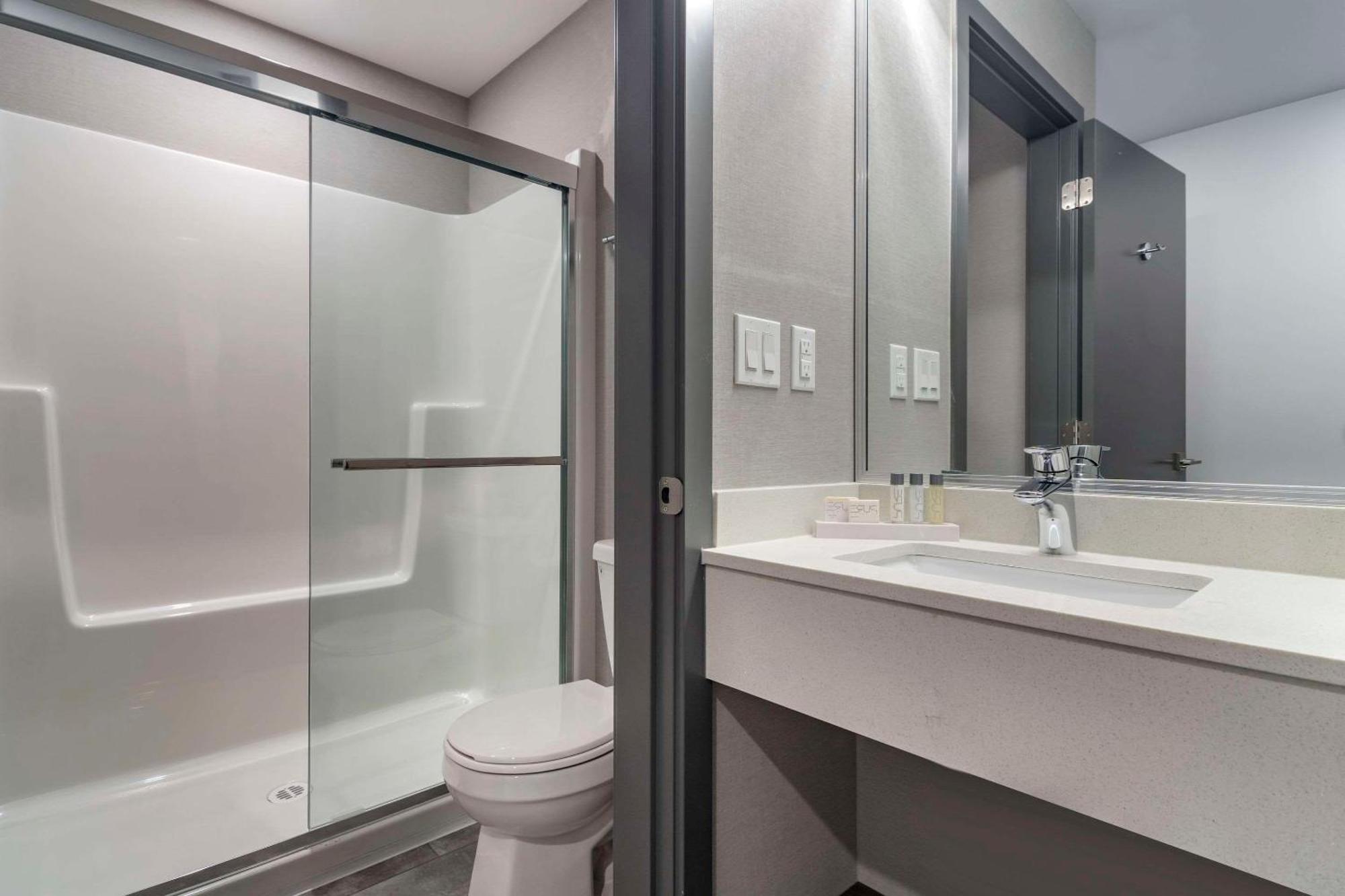 The Hue Hotel, Ascend Hotel Collection カムループス エクステリア 写真