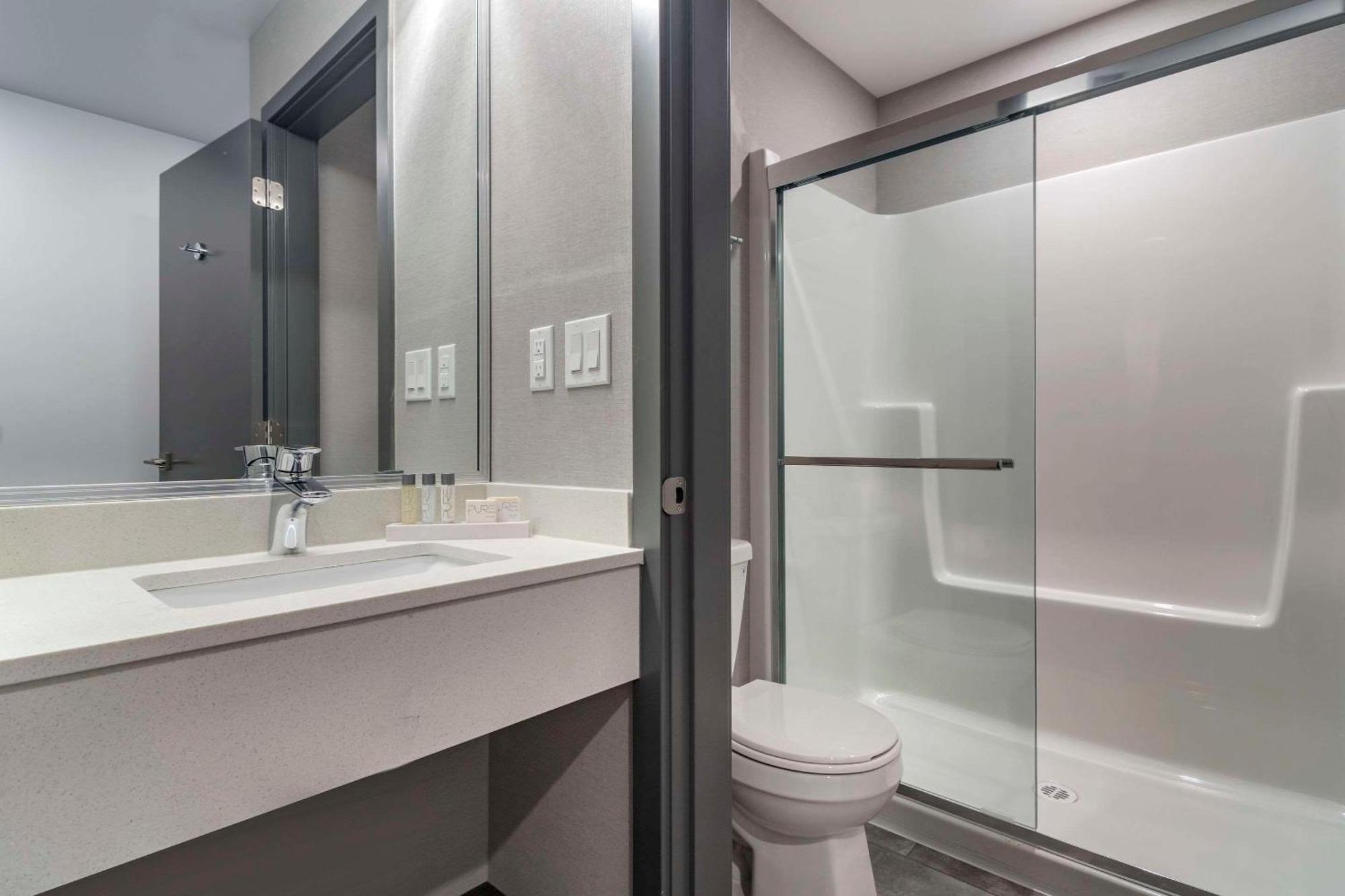 The Hue Hotel, Ascend Hotel Collection カムループス エクステリア 写真